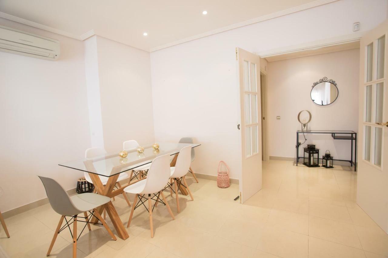 Deluxe Playa Pacifico Apartment Малага Екстериор снимка