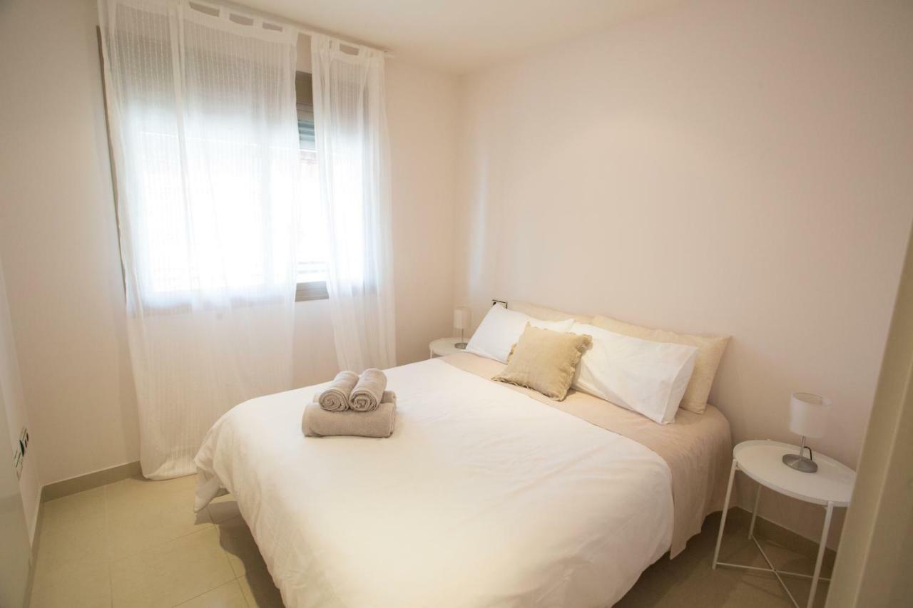 Deluxe Playa Pacifico Apartment Малага Екстериор снимка