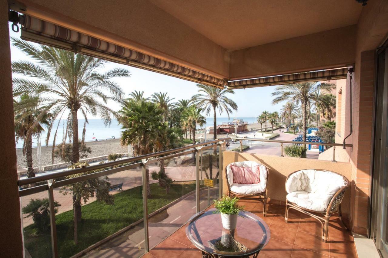 Deluxe Playa Pacifico Apartment Малага Екстериор снимка