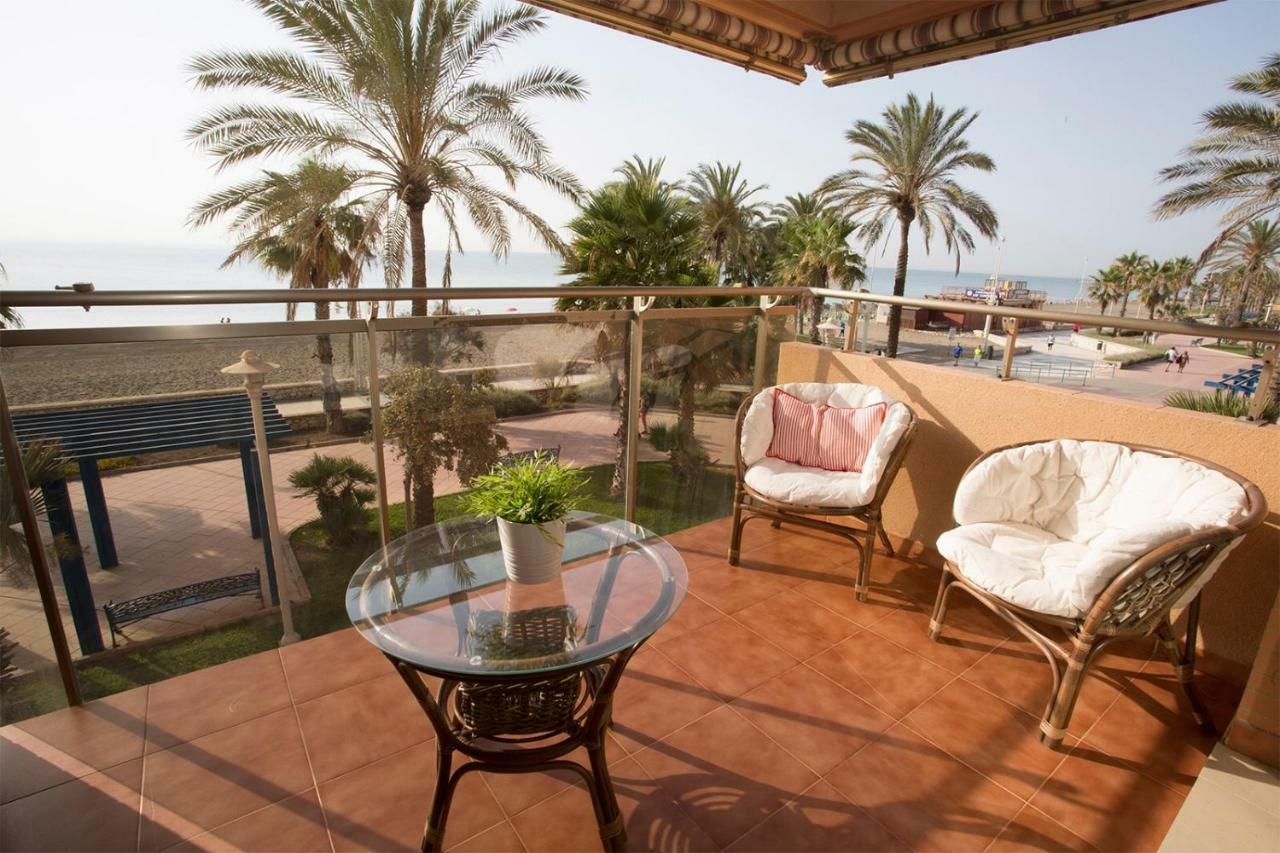 Deluxe Playa Pacifico Apartment Малага Екстериор снимка