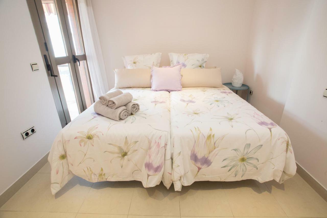Deluxe Playa Pacifico Apartment Малага Екстериор снимка