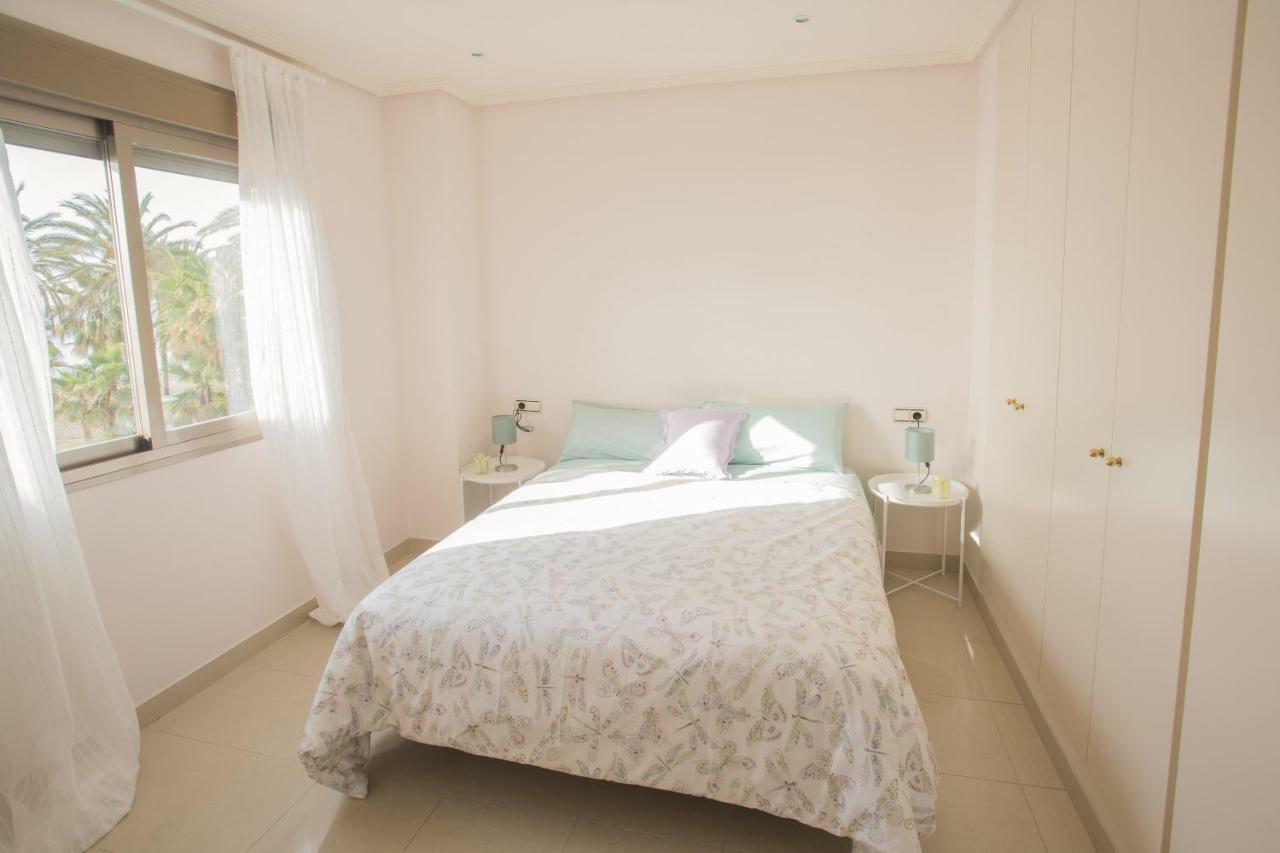 Deluxe Playa Pacifico Apartment Малага Екстериор снимка